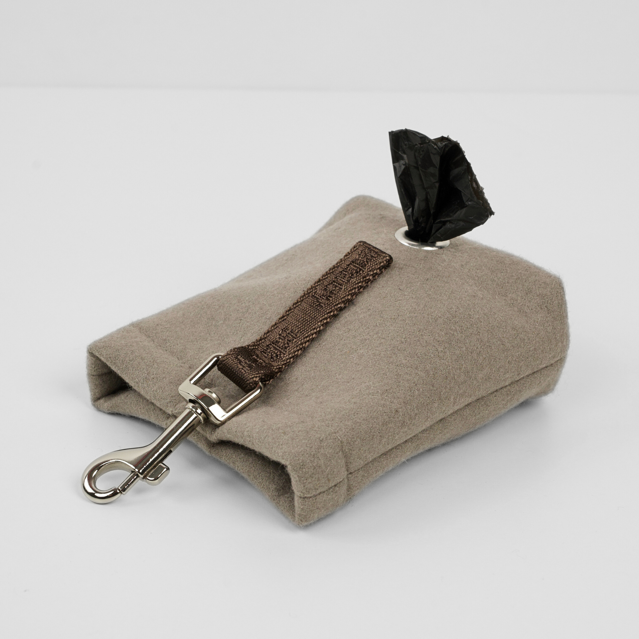 Pochette à friandises Elma avec distributeur de sacs à déjection | Sand