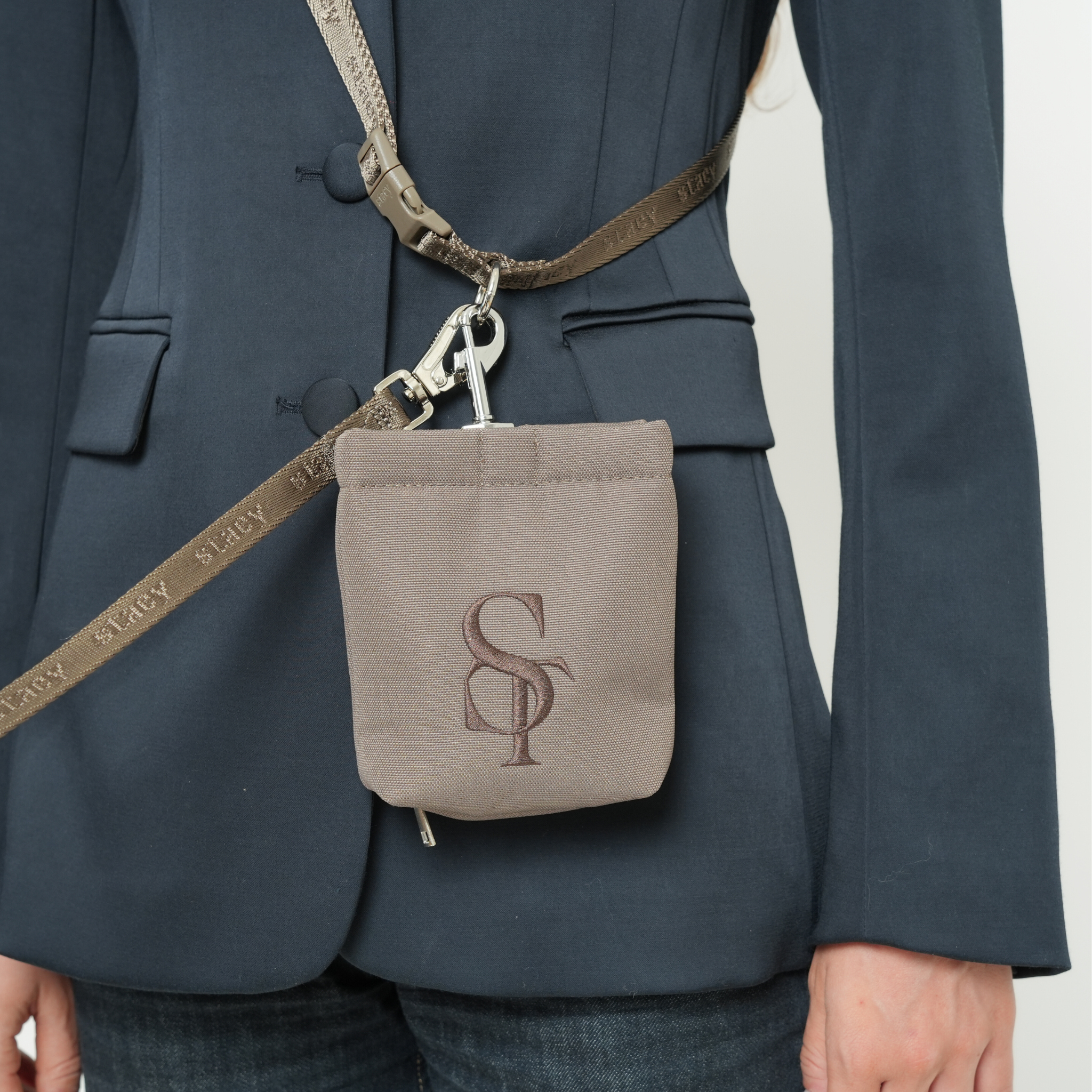 Elma Beloningszakje met poepzakjeshouder | Taupe