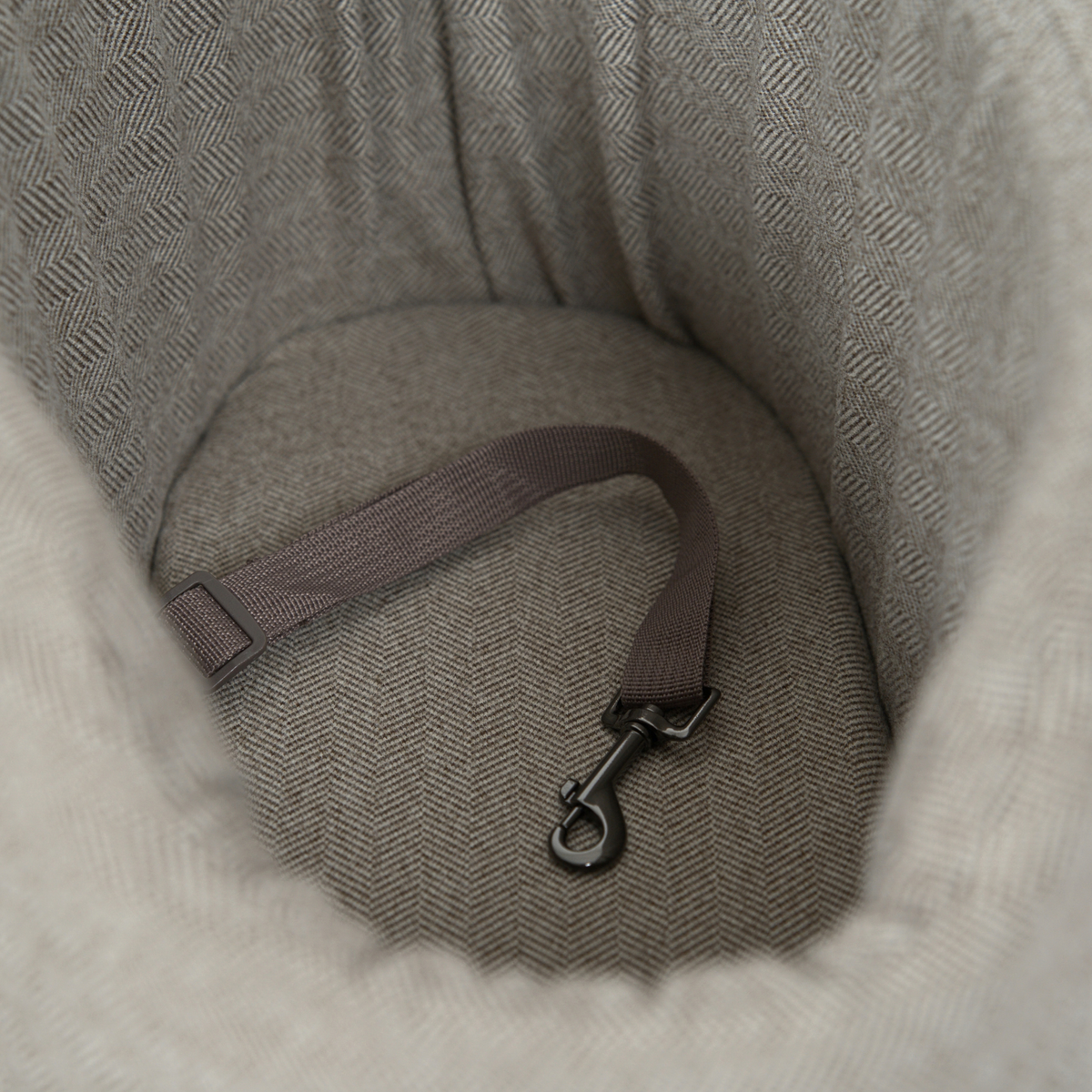 Maya 2-in-1 autostoel, Herringbone Mocca