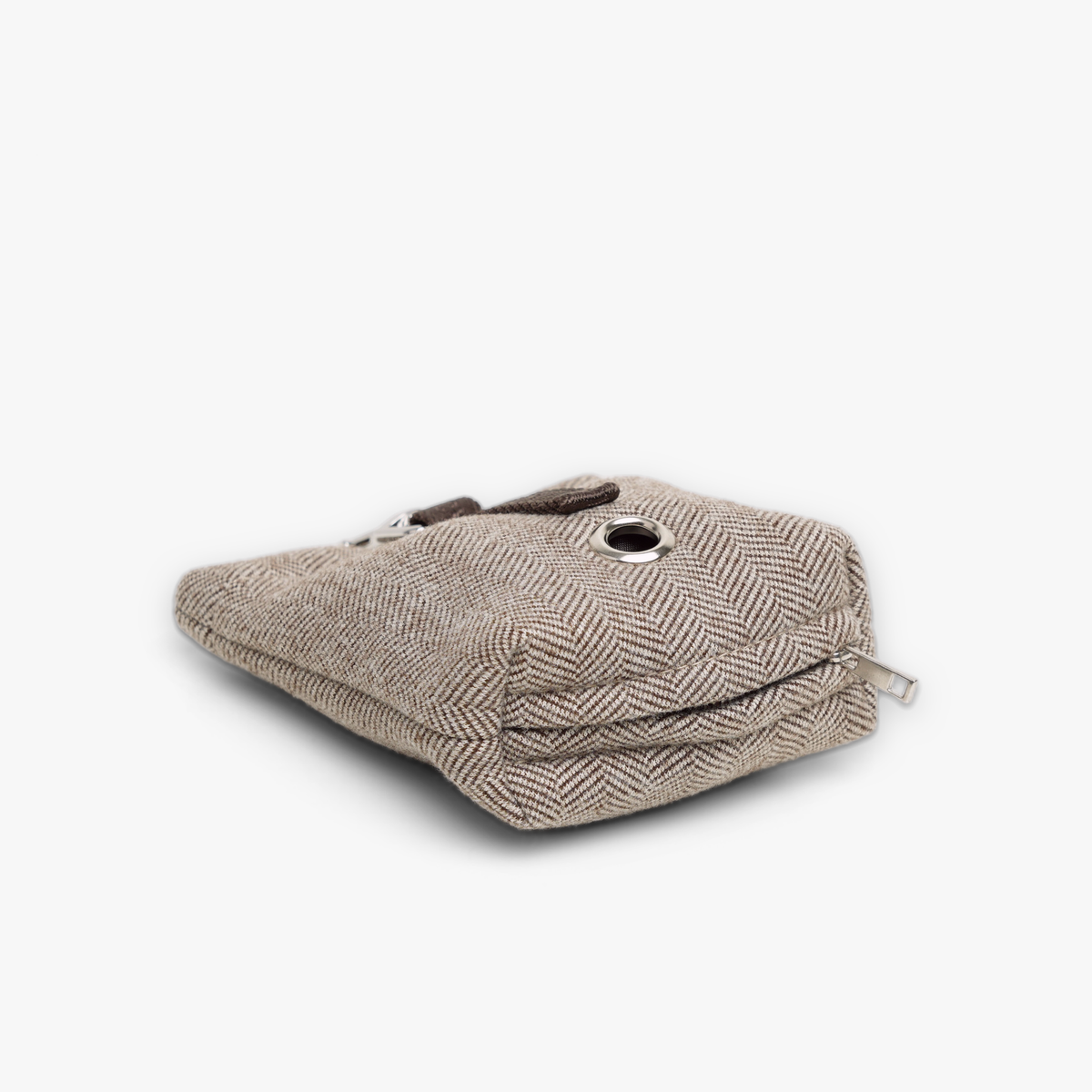 Mocca waste bag holder with its zip and metal eyelet